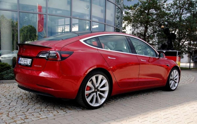 Tesla Model 3 cena 279000 przebieg: 50000, rok produkcji 2019 z Kołobrzeg małe 232